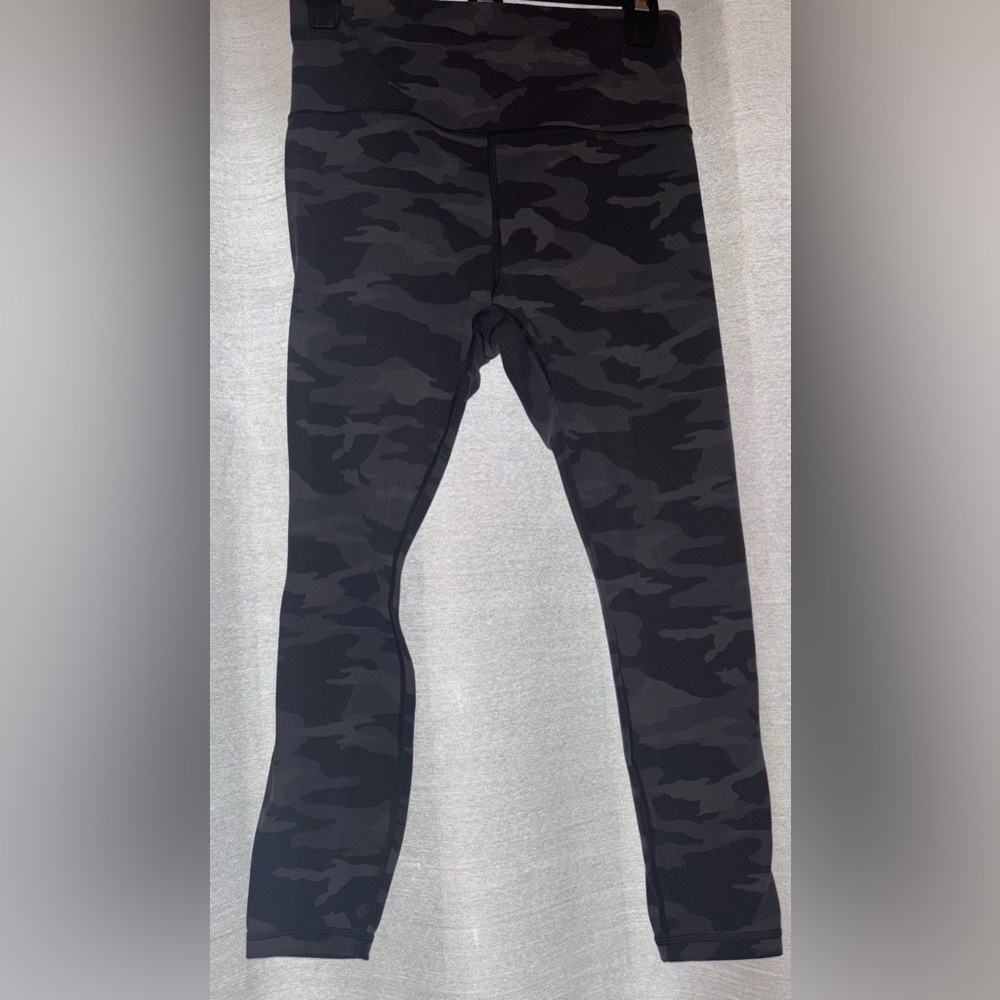 Athleta Elation Camo 7/8 Tight